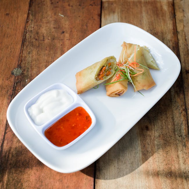 Spring rolls with dipping sauce